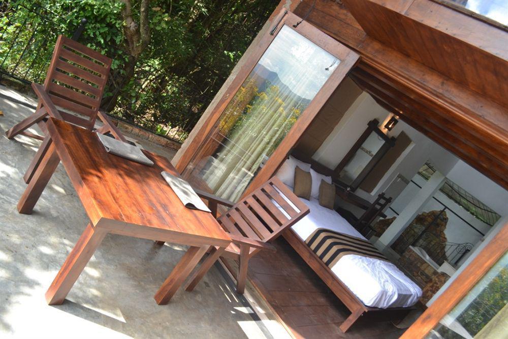 Ella Jungle Inn Kahatamaditta Exteriör bild